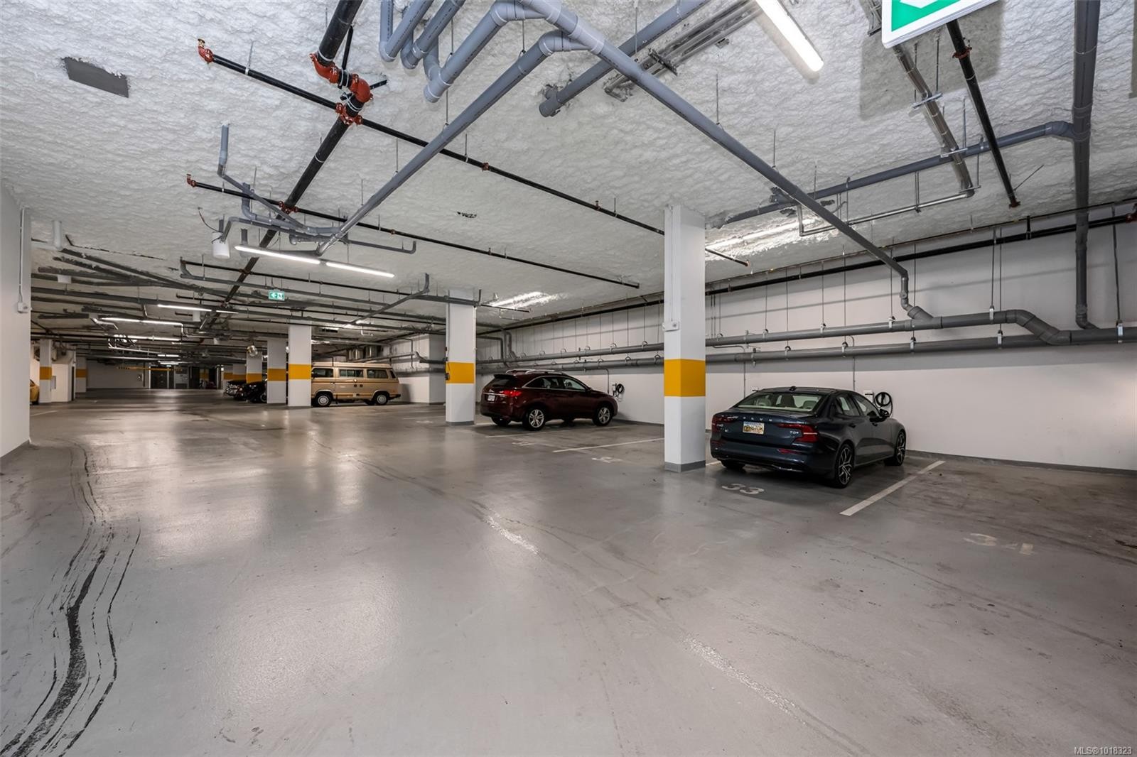 411-3564A Ryder Hesjedal Way, Colwood, BC - Indoor Photo Showing Garage