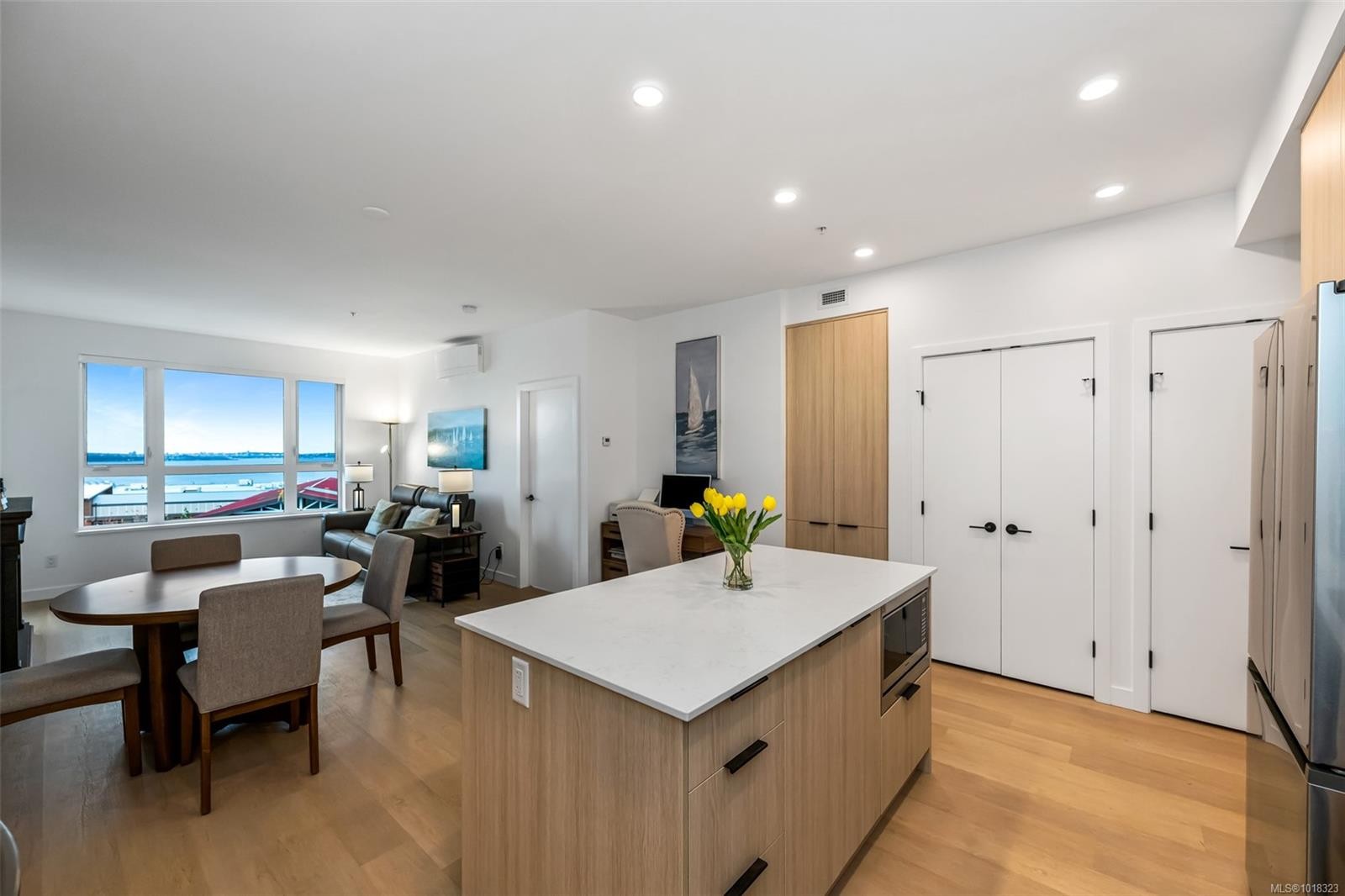 411-3564A Ryder Hesjedal Way, Colwood, BC - Indoor Photo Showing Dining Room