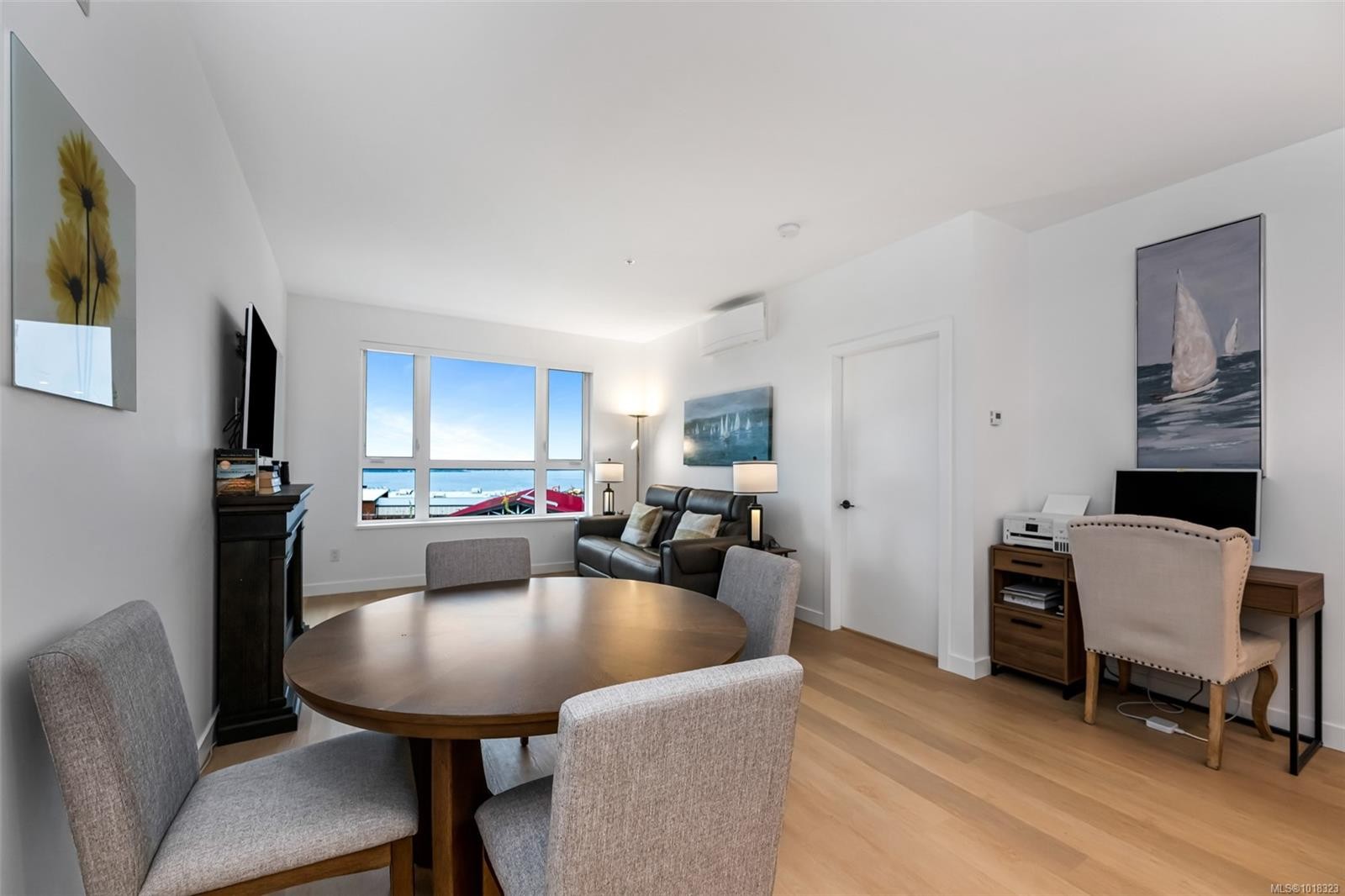 411-3564A Ryder Hesjedal Way, Colwood, BC - Indoor Photo Showing Dining Room