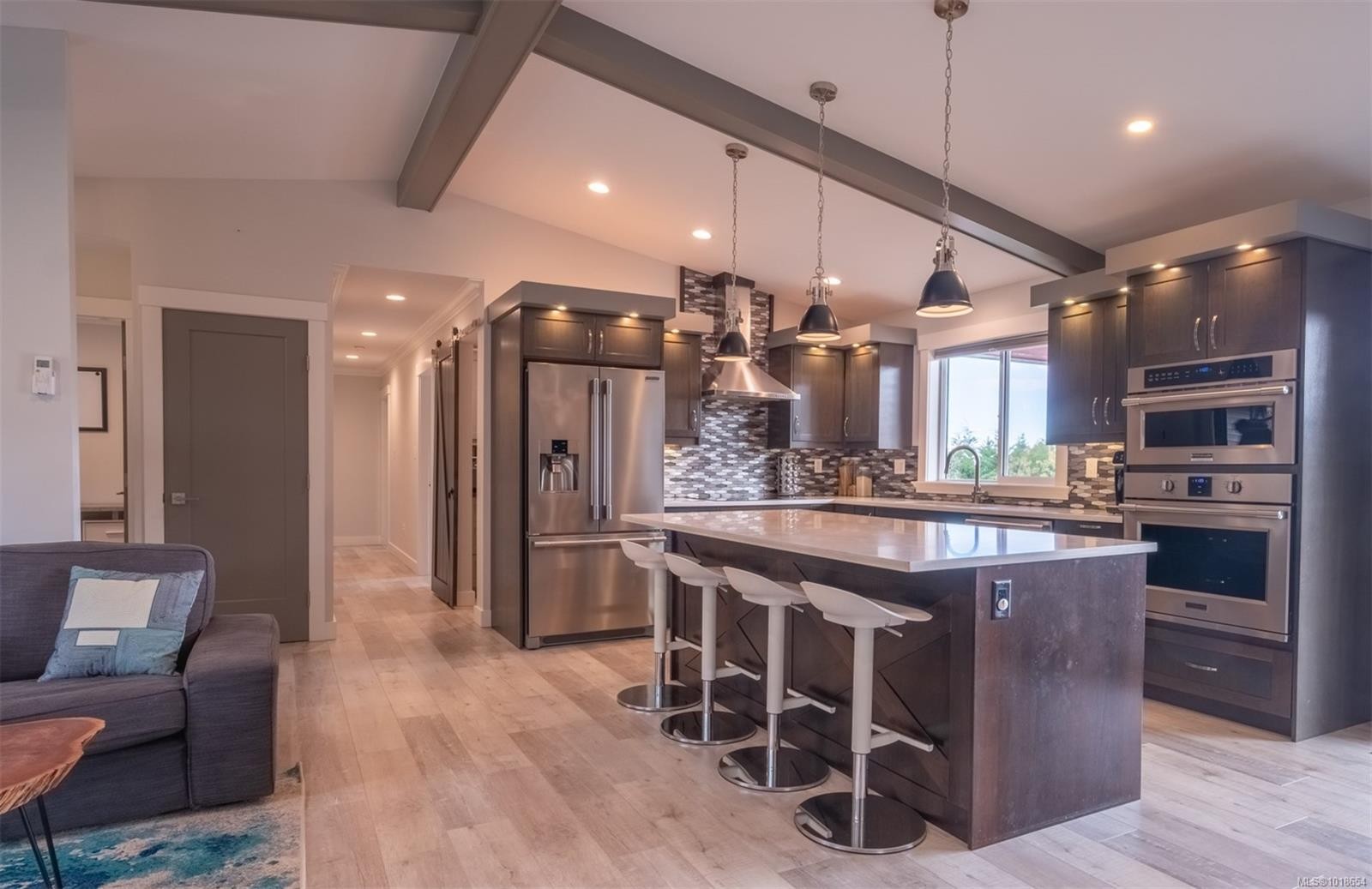 1700 Warn Way, Qualicum Beach, BC