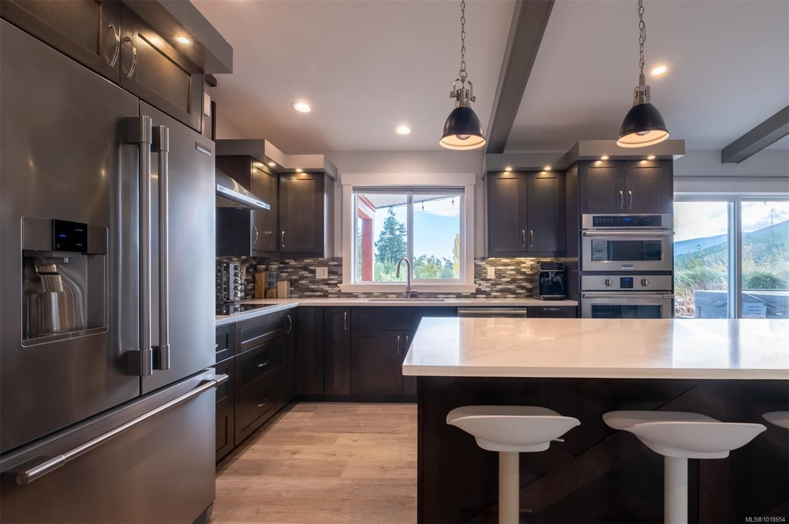 1700 Warn Way, Qualicum Beach, BC