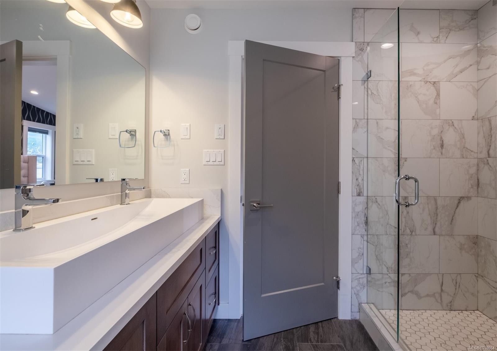 1700 Warn Way, Qualicum Beach, BC