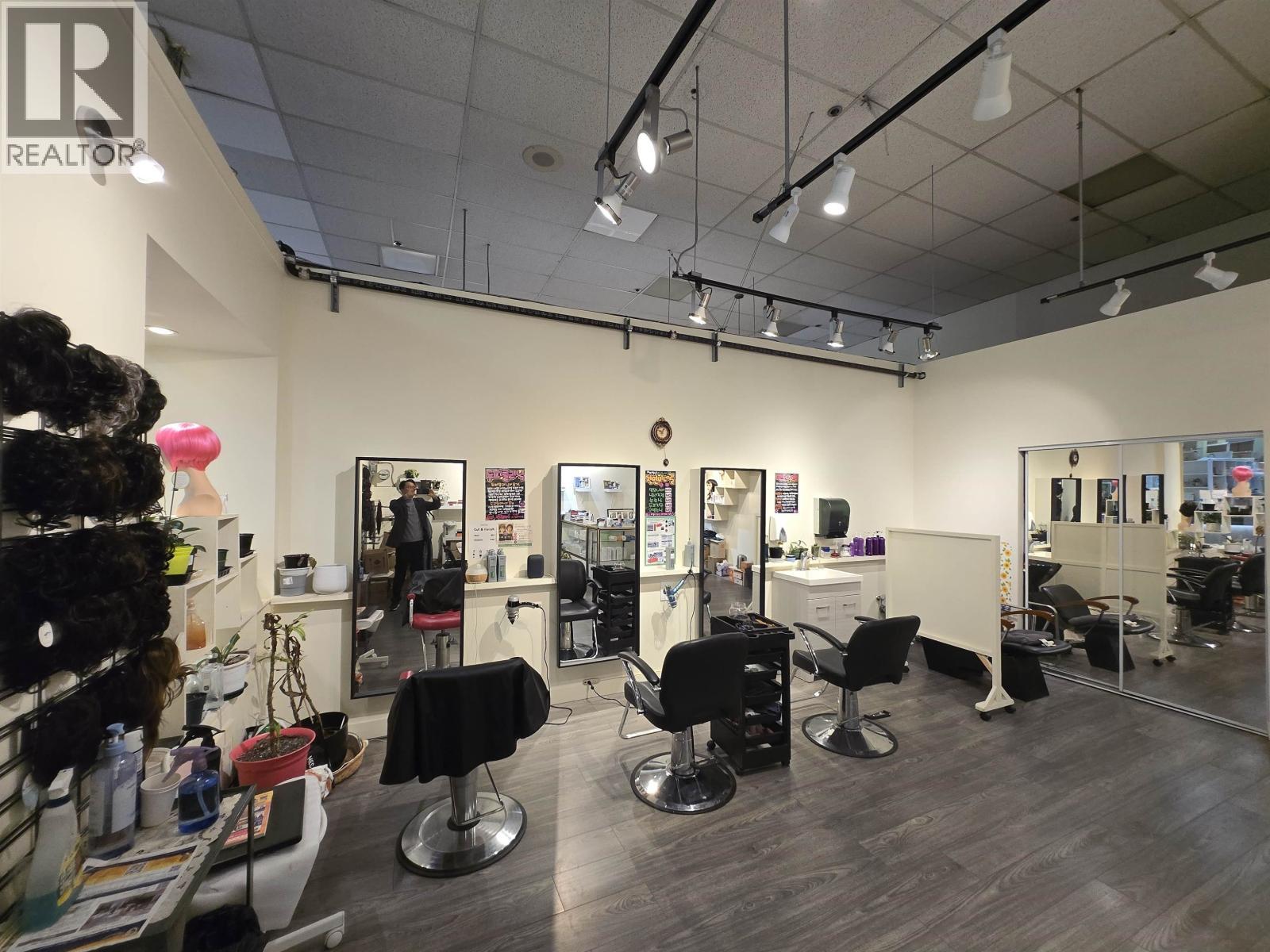 103 3-4501 North Road, Burnaby, BC