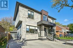 48 ARROWSMITH AVENUE  Toronto, ON M6M 2W7