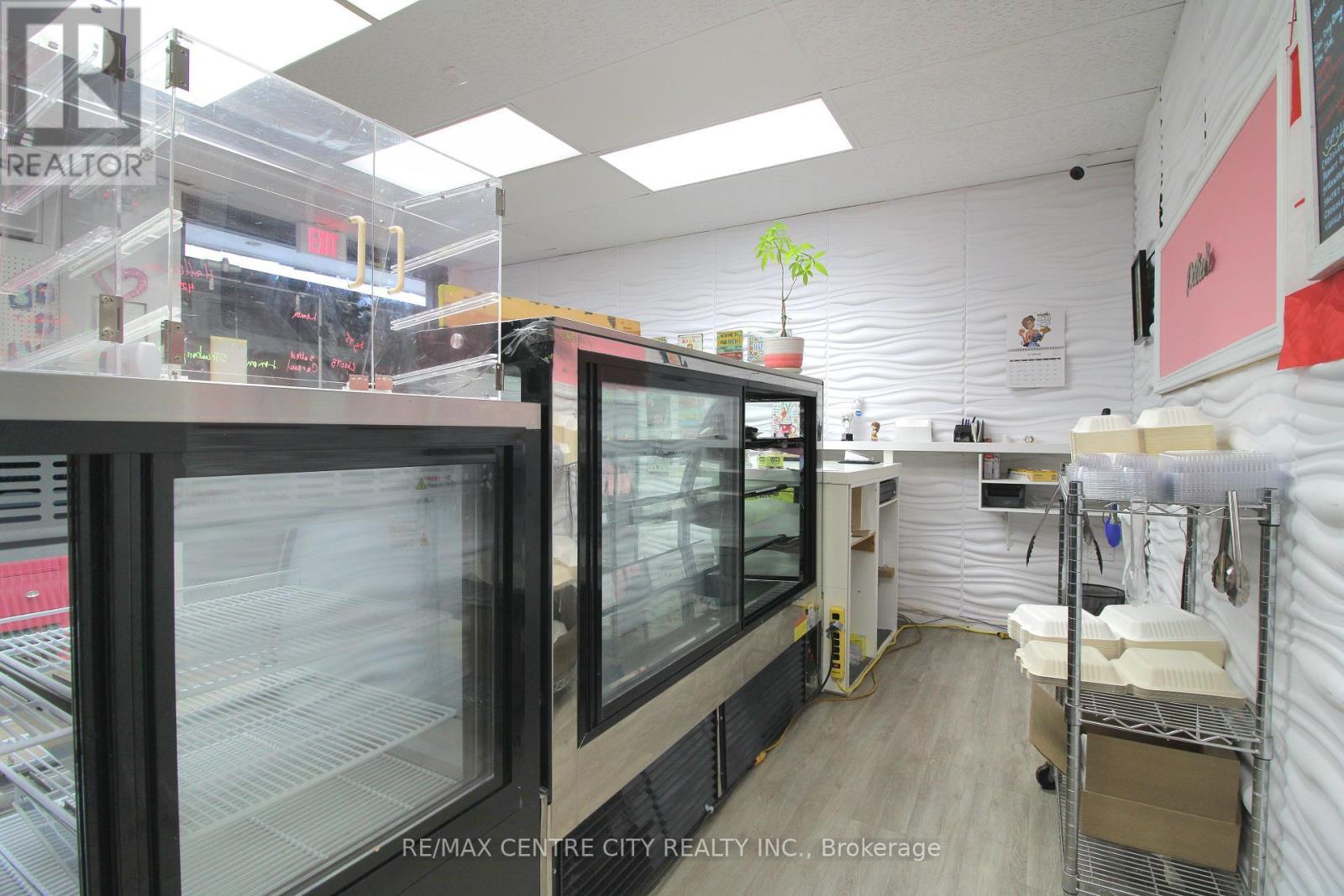 6 - 954 Leathorne Street, London South (South J), ON