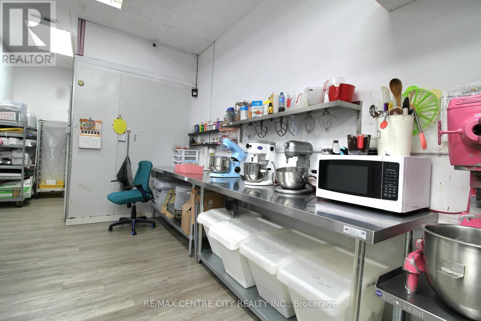 6 - 954 Leathorne Street, London South (South J), ON