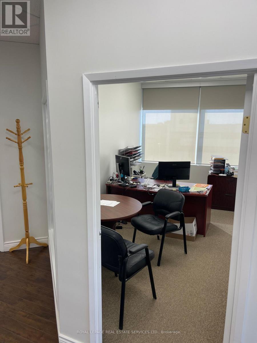 411 - 9140 Leslie Street, Richmond Hill, ON