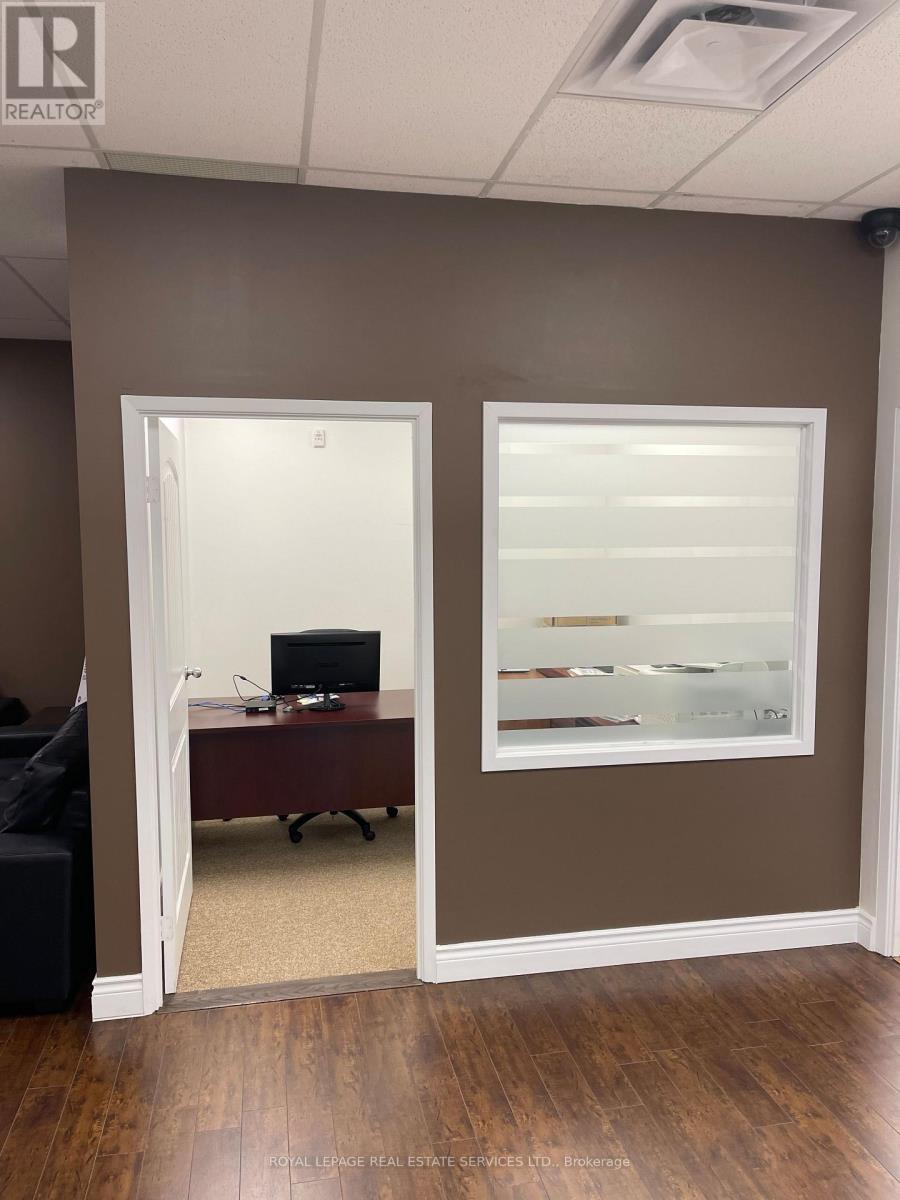 411 - 9140 Leslie Street, Richmond Hill, ON