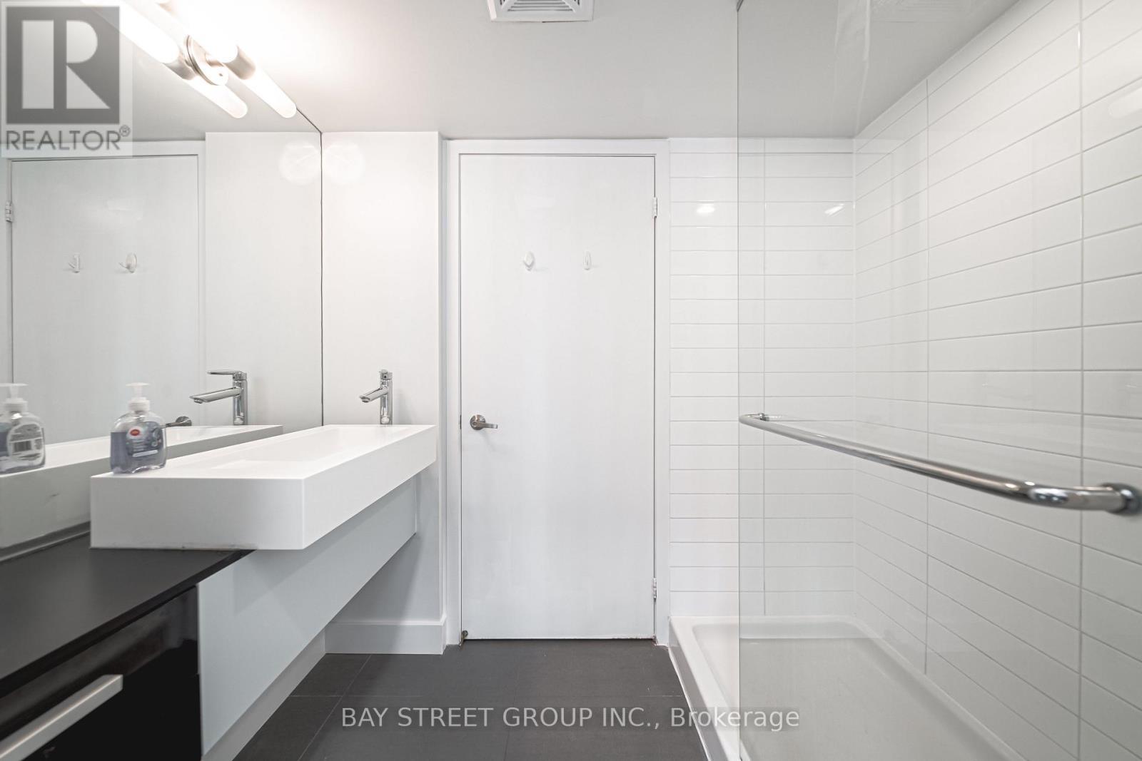 2807 - 38 Dan Leckie Way, Toronto, ON - Indoor Photo Showing Bathroom