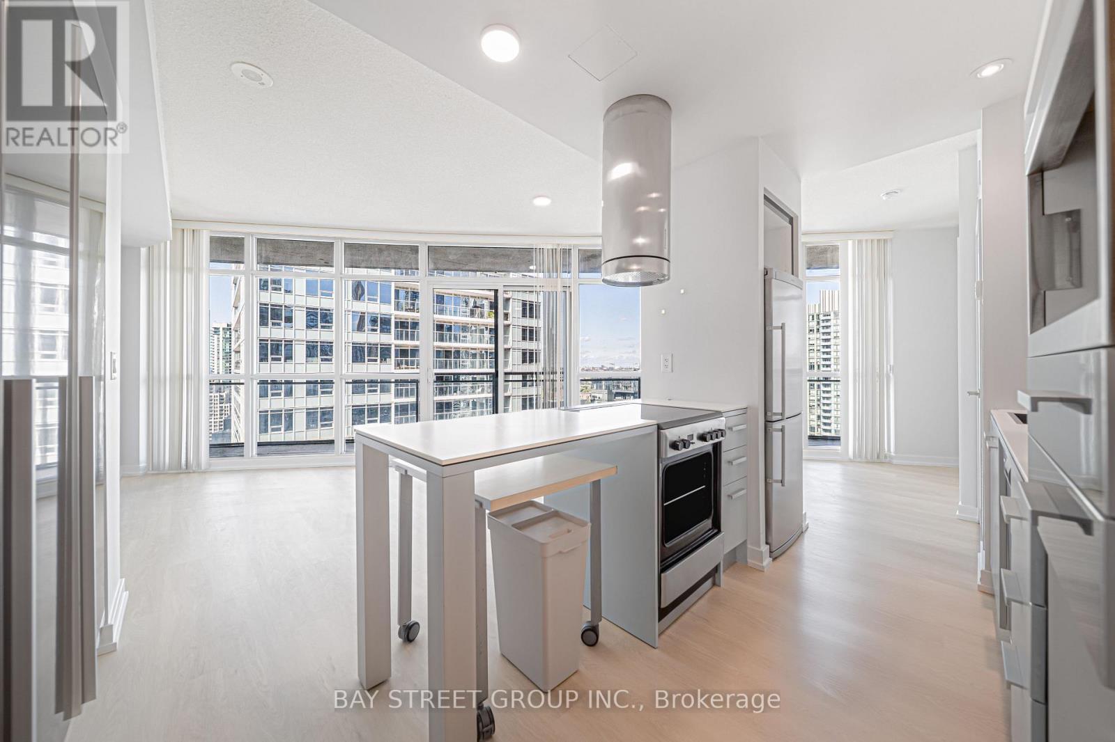 2807 - 38 Dan Leckie Way, Toronto, ON - Indoor Photo Showing Kitchen With Upgraded Kitchen