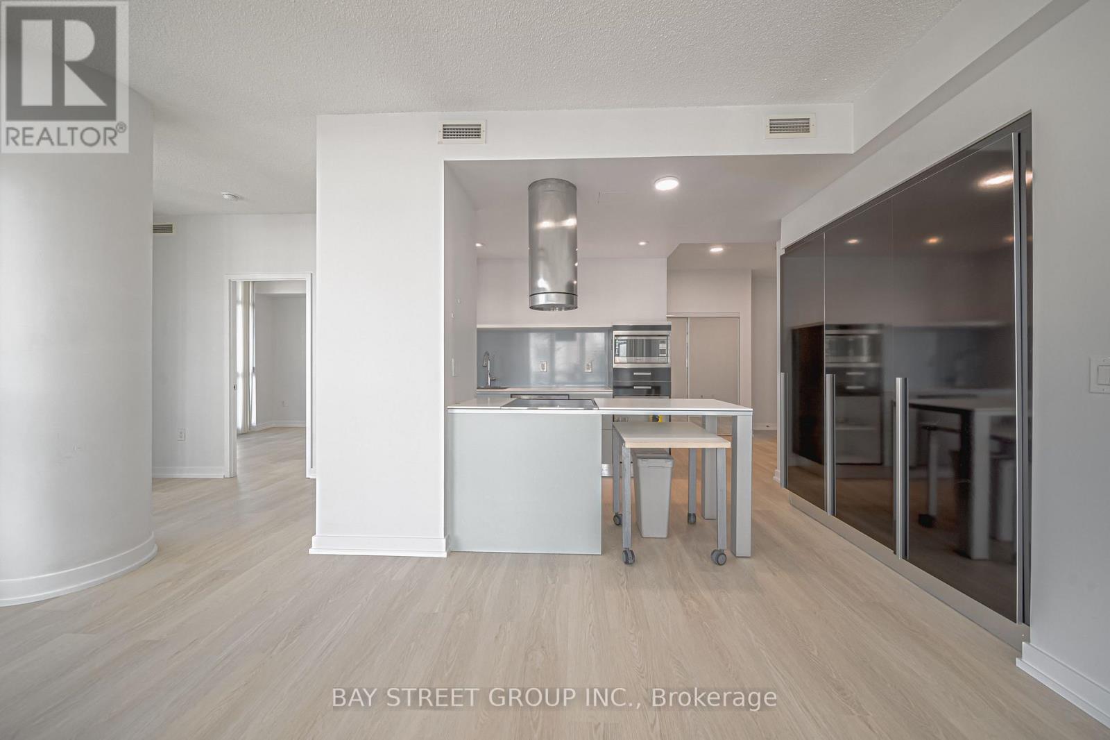 2807 - 38 Dan Leckie Way, Toronto, ON - Indoor Photo Showing Kitchen
