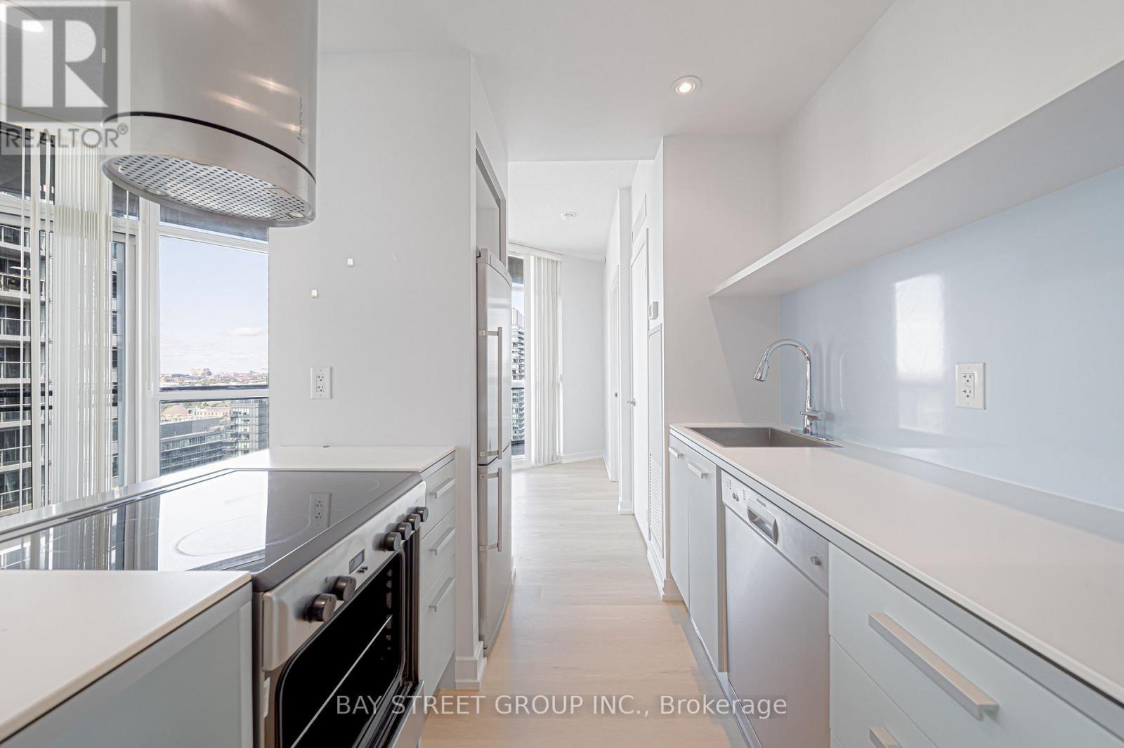 2807 - 38 Dan Leckie Way, Toronto, ON - Indoor Photo Showing Kitchen