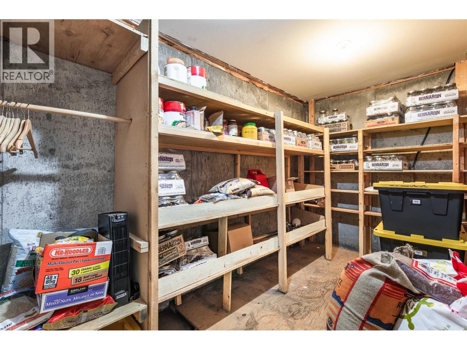 1325 Chimney Valley Road, Williams Lake, BC - Indoor With Storage