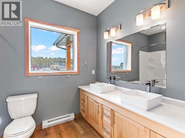 238 Leota Street, Whitehorse, YT - Indoor Photo Showing Bathroom