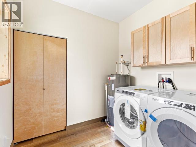238 Leota Street, Whitehorse, YT - Indoor Photo Showing Laundry Room