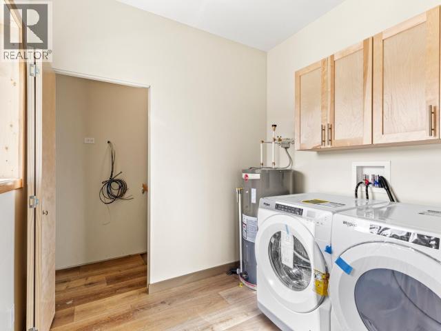238 Leota Street, Whitehorse, YT - Indoor Photo Showing Laundry Room