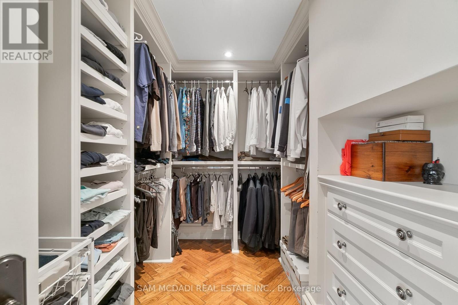 1343 Blythe Road, Mississauga, ON - Indoor With Storage