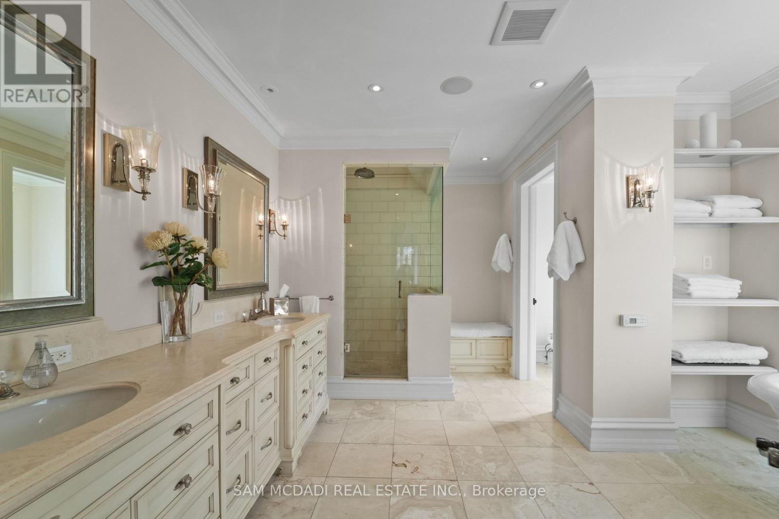 1343 Blythe Road, Mississauga, ON - Indoor Photo Showing Bathroom