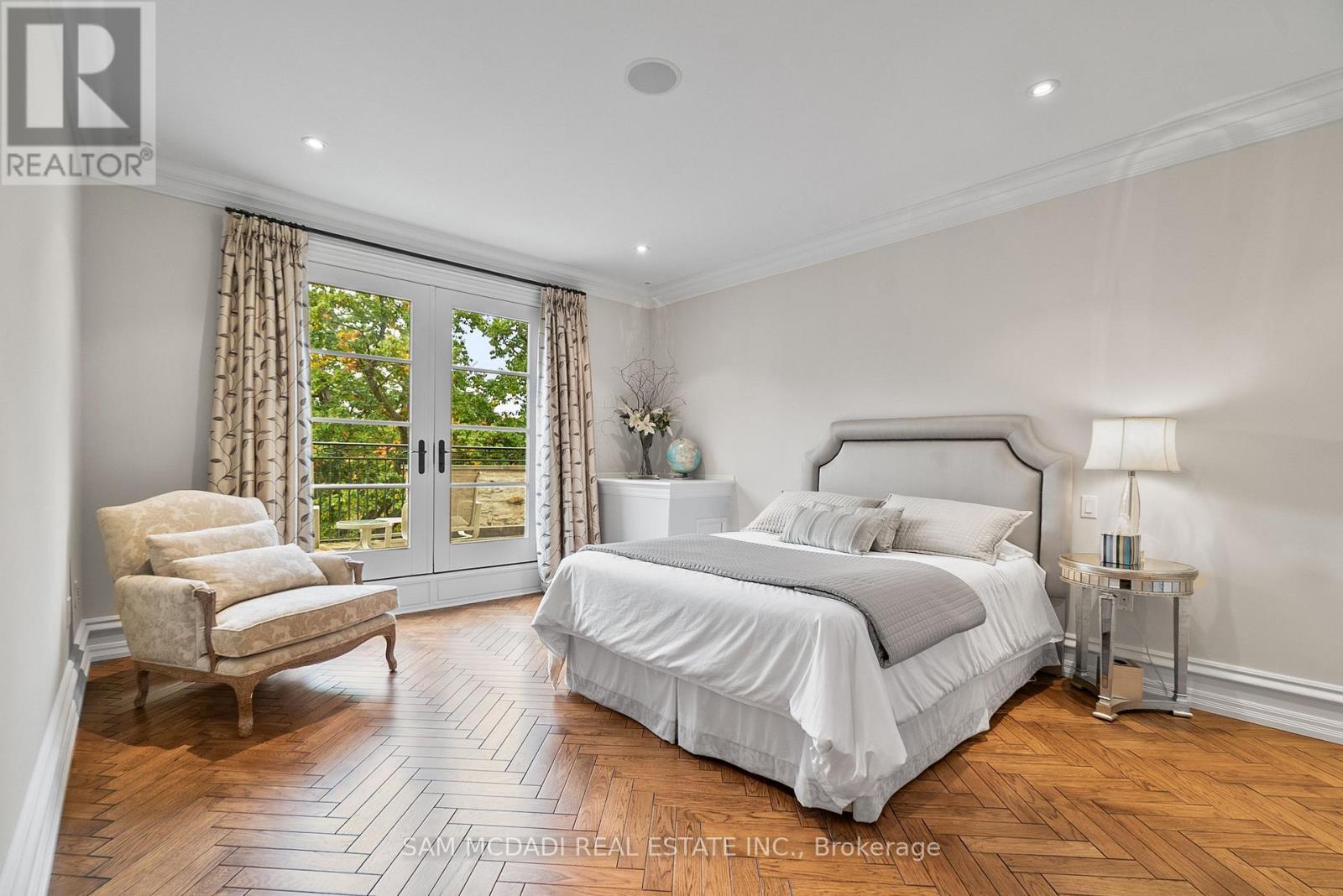 1343 Blythe Road, Mississauga, ON - Indoor Photo Showing Bedroom