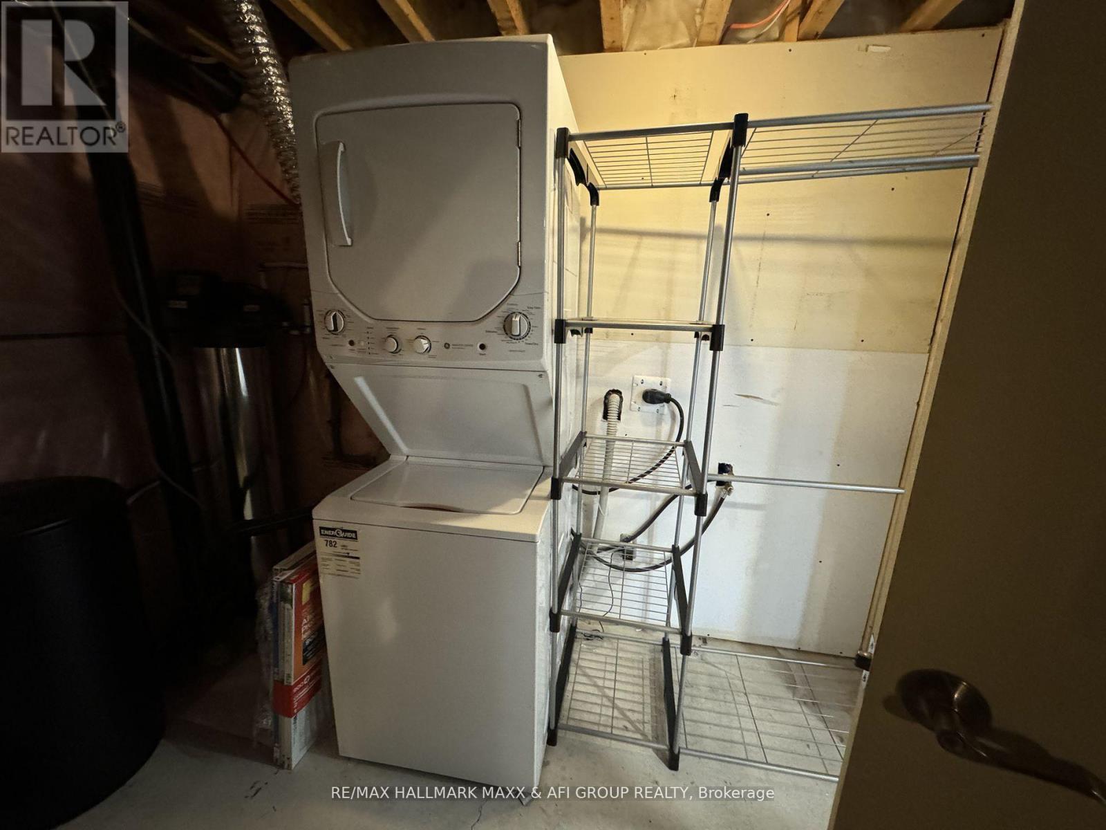 Lower - 80 Chouinard Way, Aurora, ON - Indoor Photo Showing Laundry Room