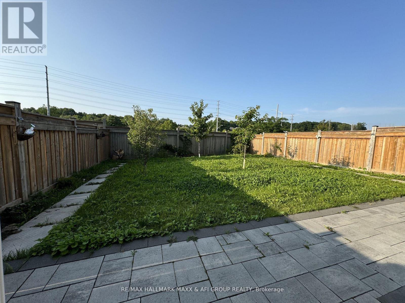 Lower - 80 Chouinard Way, Aurora, ON - Outdoor With Backyard