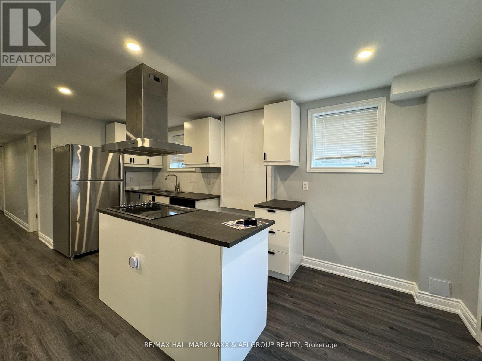 Lower - 80 Chouinard Way, Aurora, ON - Indoor Photo Showing Kitchen With Double Sink