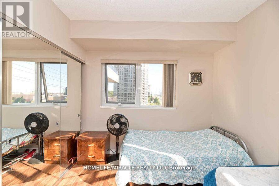 412 - 9235 Jane Street, Vaughan, ON - Indoor Photo Showing Bedroom