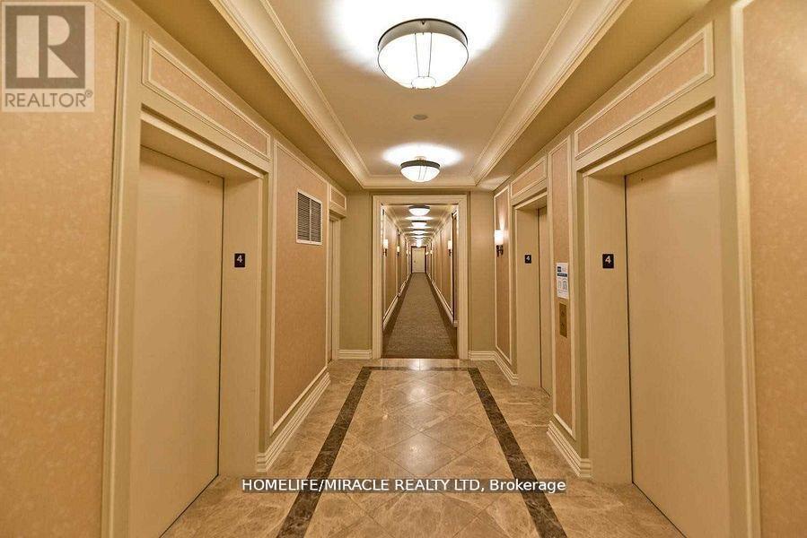 412 - 9235 Jane Street, Vaughan, ON - Indoor Photo Showing Other Room