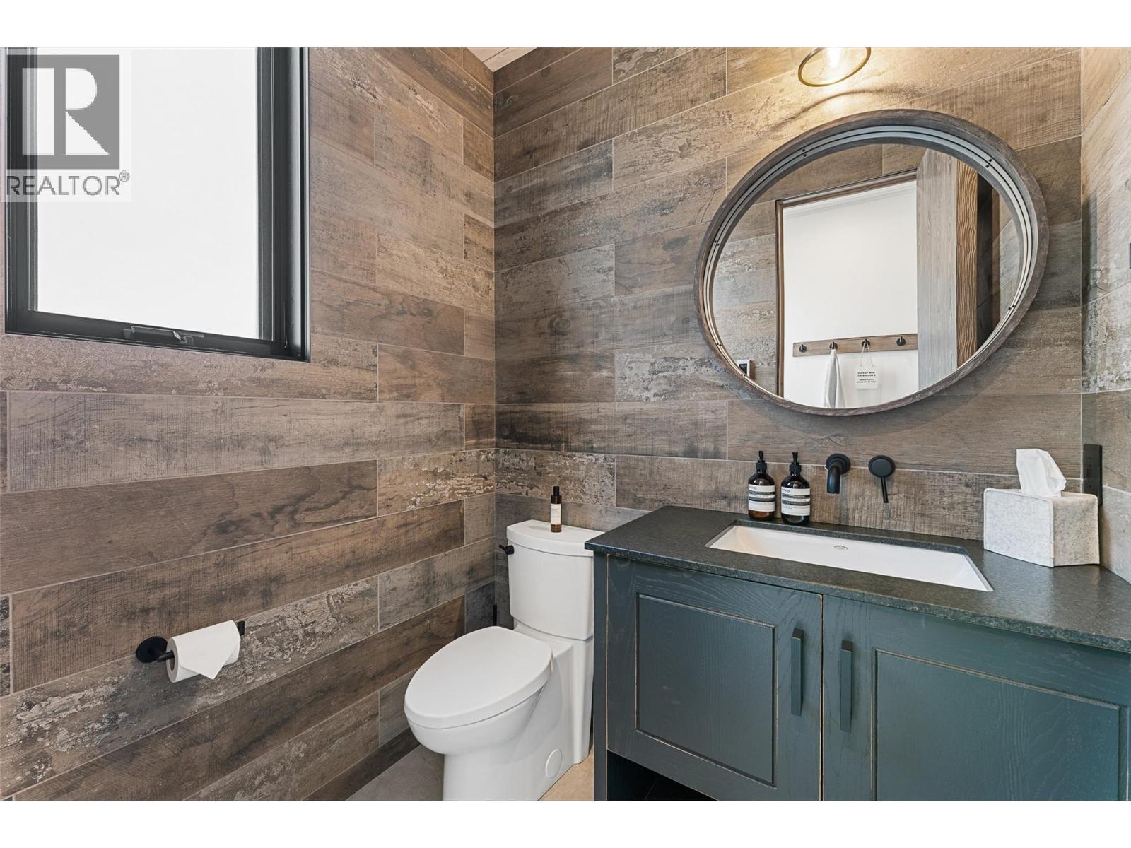 2641 Casa Loma Road, West Kelowna, BC - Indoor Photo Showing Bathroom