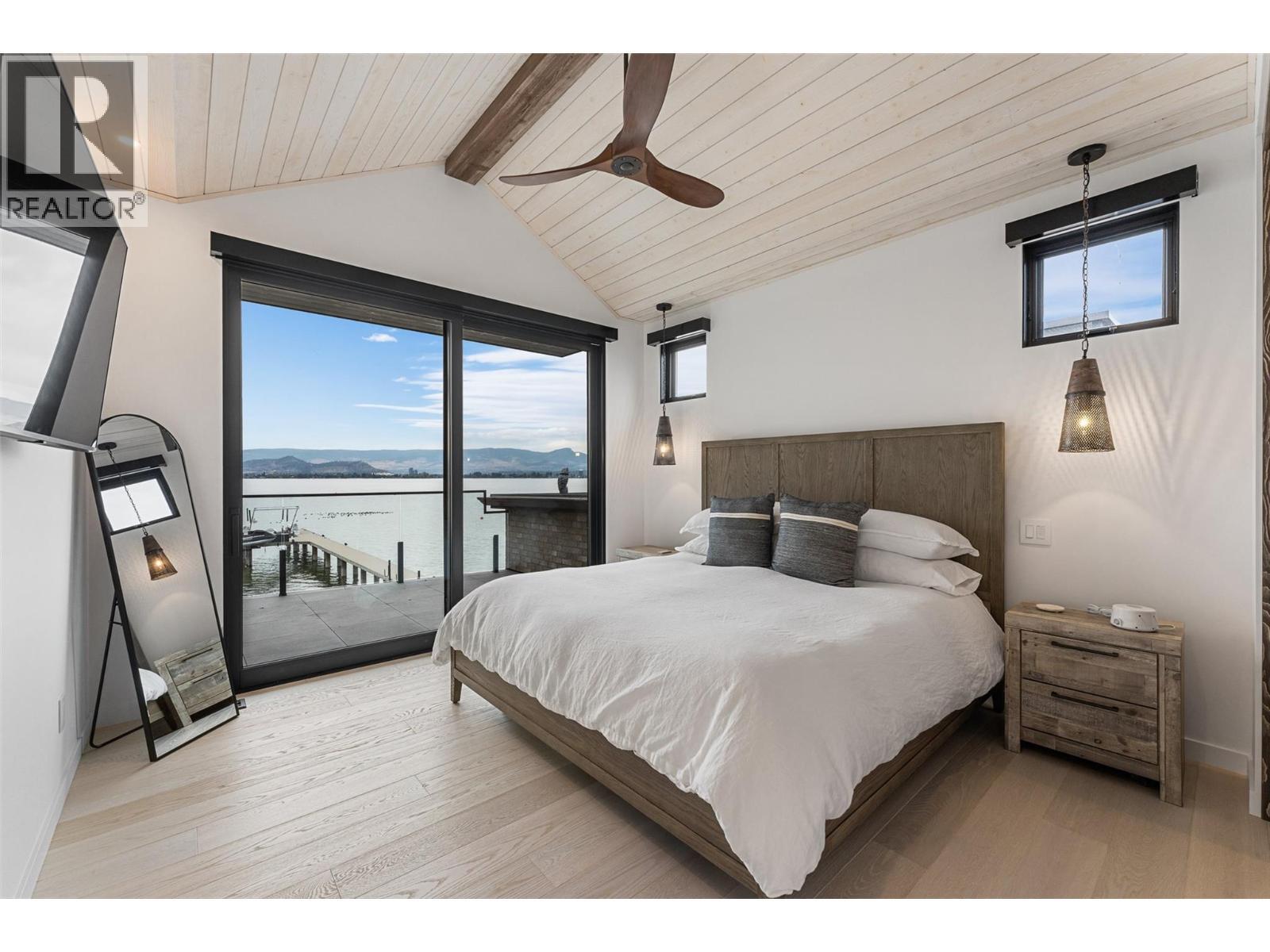 2641 Casa Loma Road, West Kelowna, BC - Indoor Photo Showing Bedroom