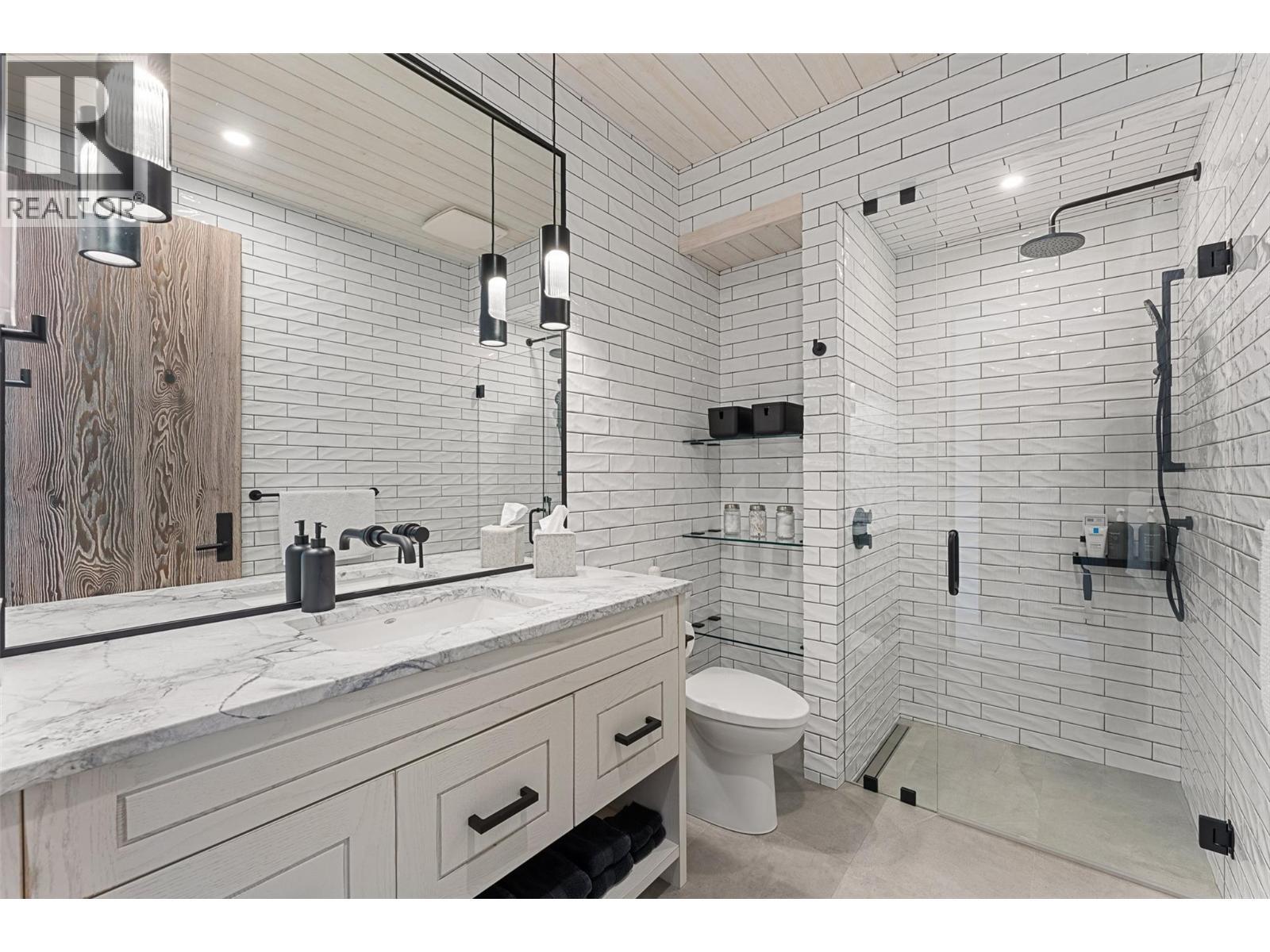 2641 Casa Loma Road, West Kelowna, BC - Indoor Photo Showing Bathroom