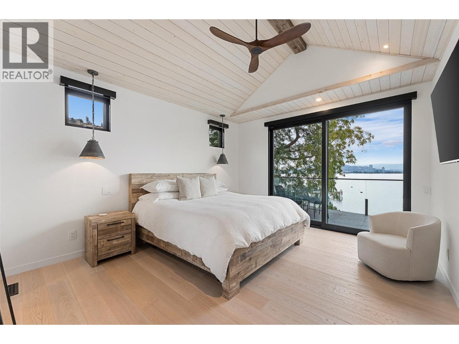 2641 Casa Loma Road, West Kelowna, BC - Indoor Photo Showing Bedroom