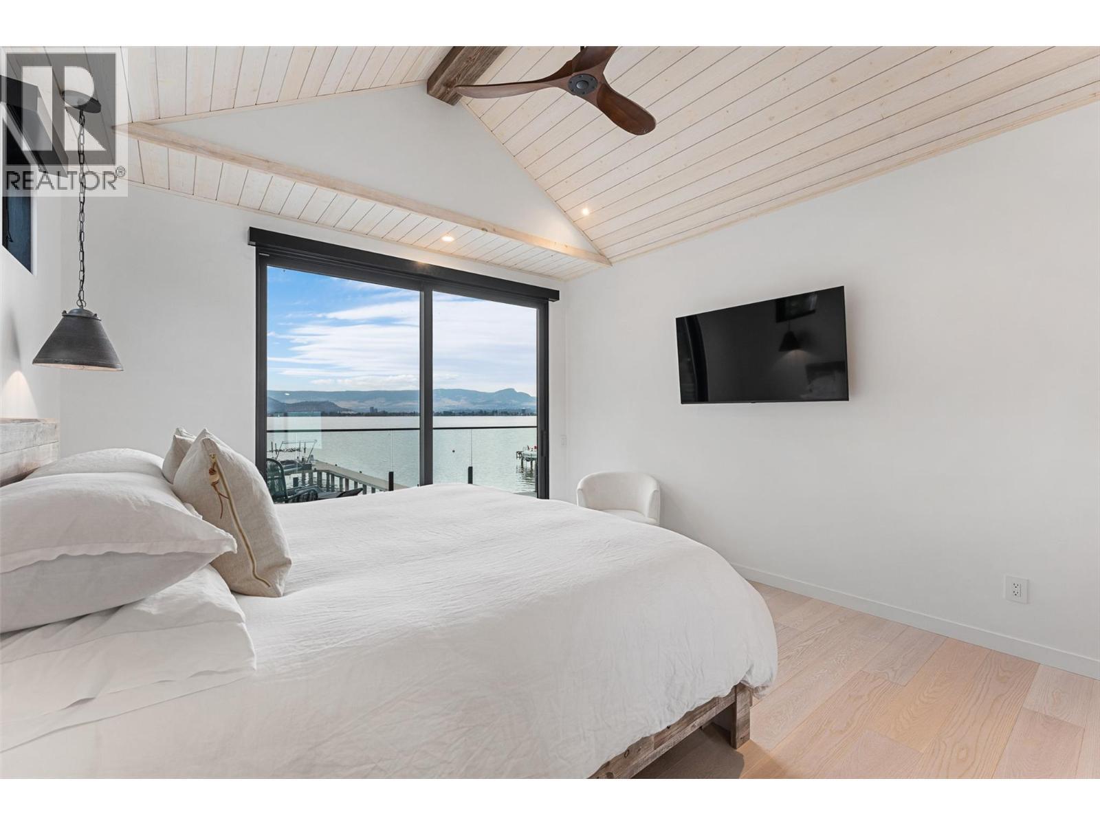 2641 Casa Loma Road, West Kelowna, BC - Indoor Photo Showing Bedroom