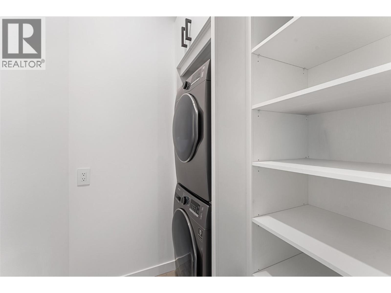 2641 Casa Loma Road, West Kelowna, BC - Indoor Photo Showing Laundry Room