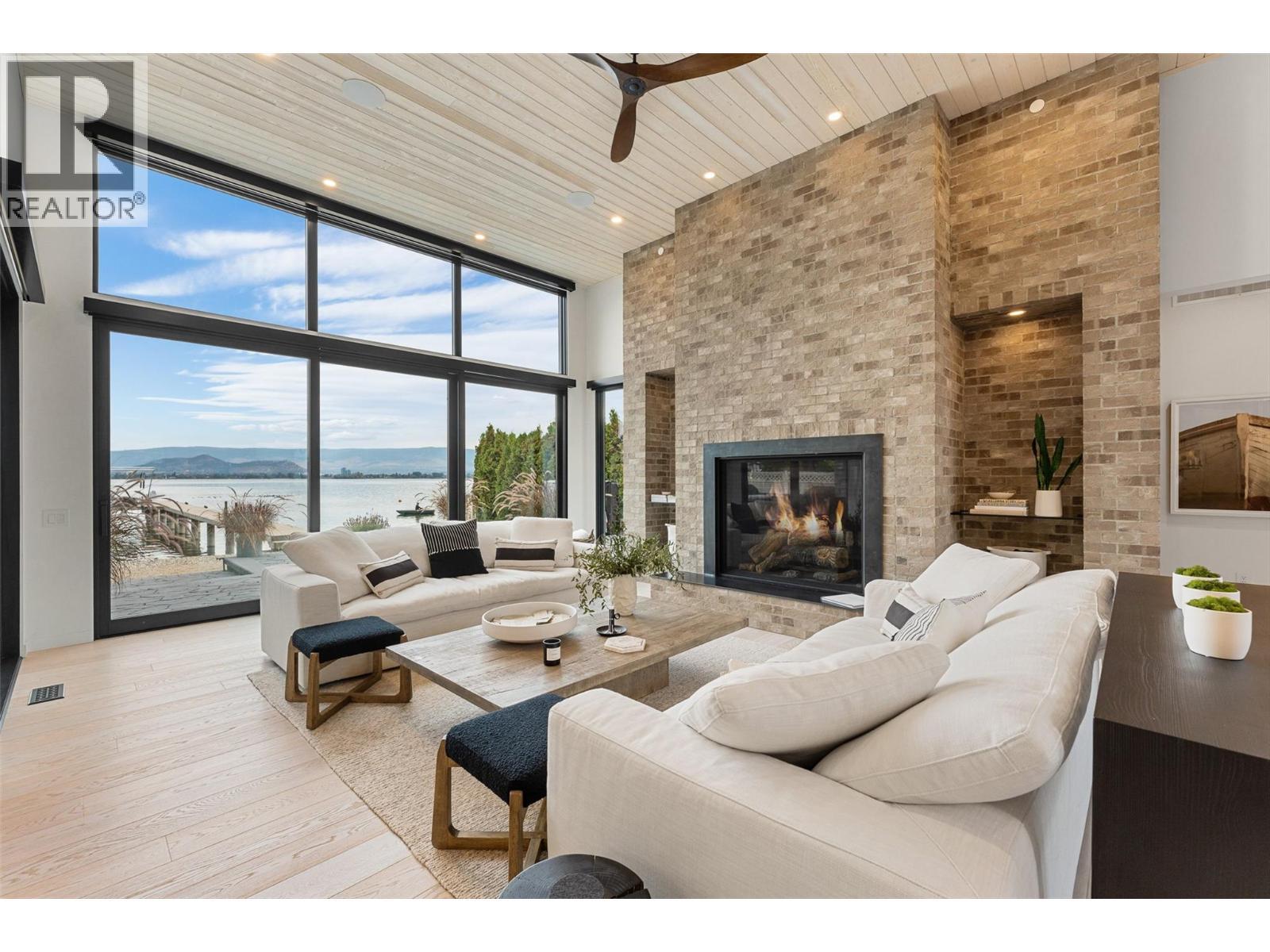 2641 Casa Loma Road, West Kelowna, BC - Indoor Photo Showing Living Room With Fireplace
