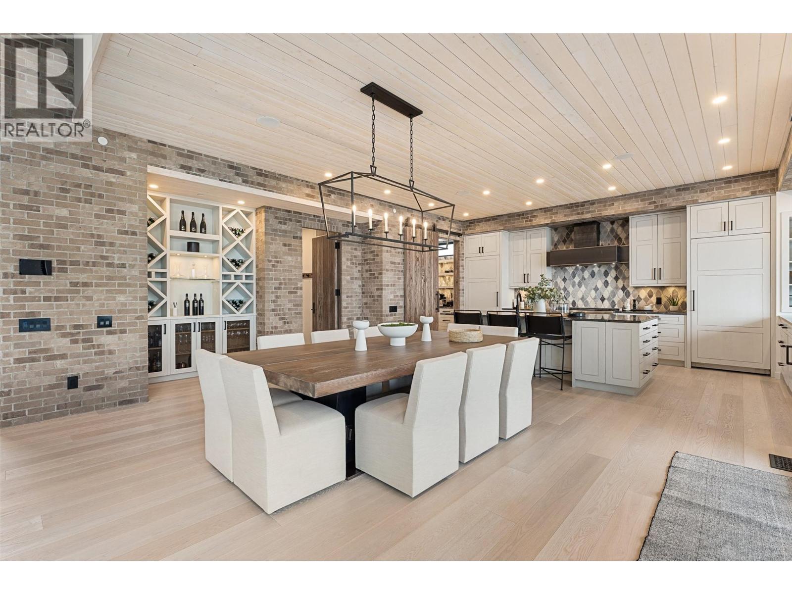 2641 Casa Loma Road, West Kelowna, BC - Indoor Photo Showing Kitchen With Upgraded Kitchen