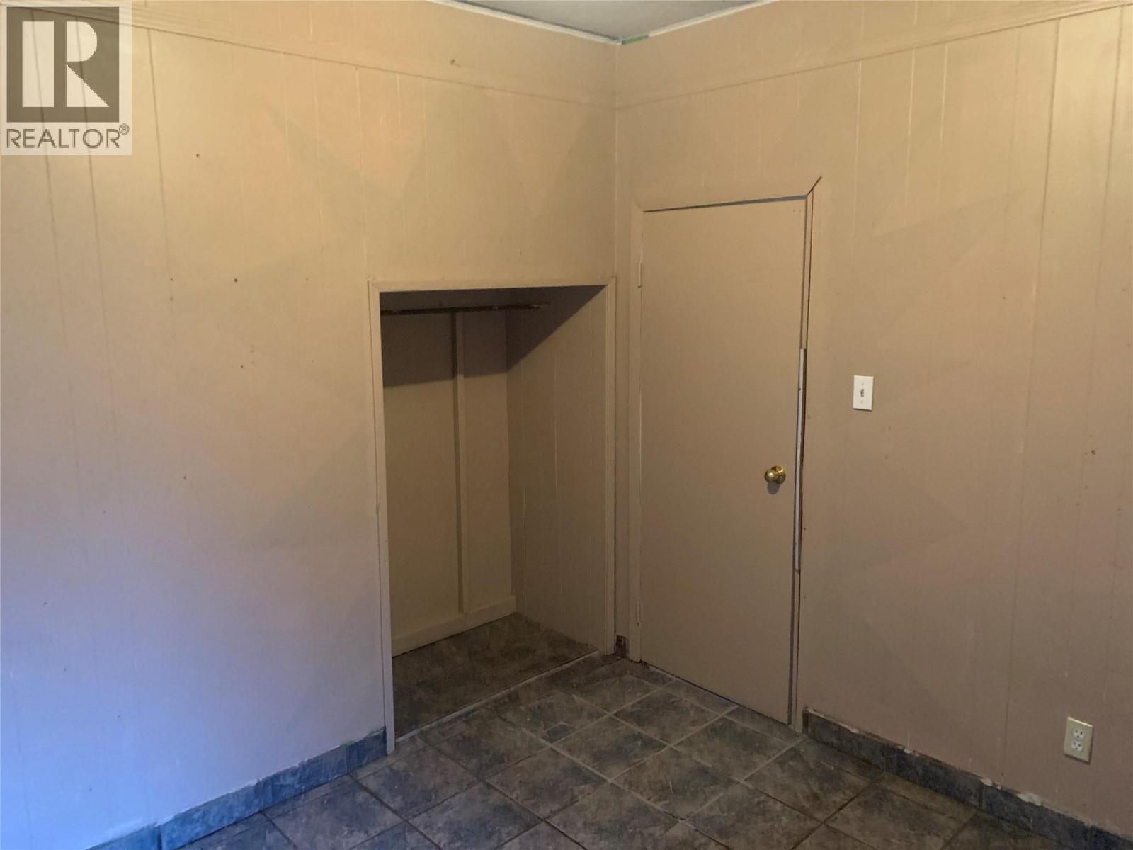 5015 Erie-Ross Spur Road, Salmo, BC - Indoor Photo Showing Other Room