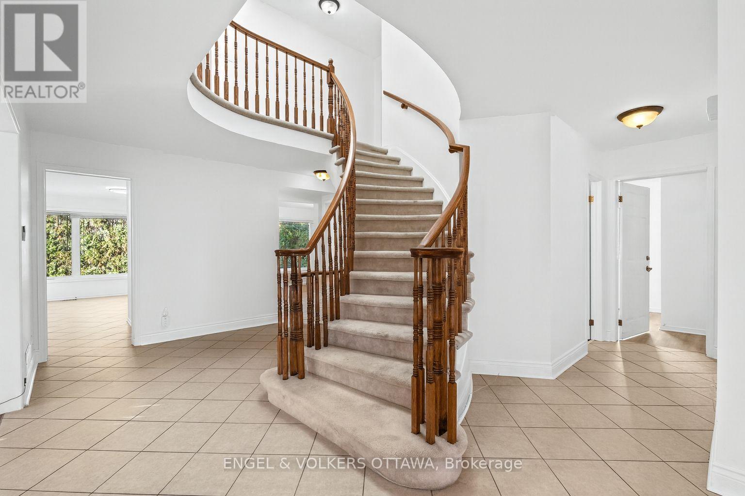 841 Montcrest Drive, Ottawa, ON - Indoor Photo Showing Other Room
