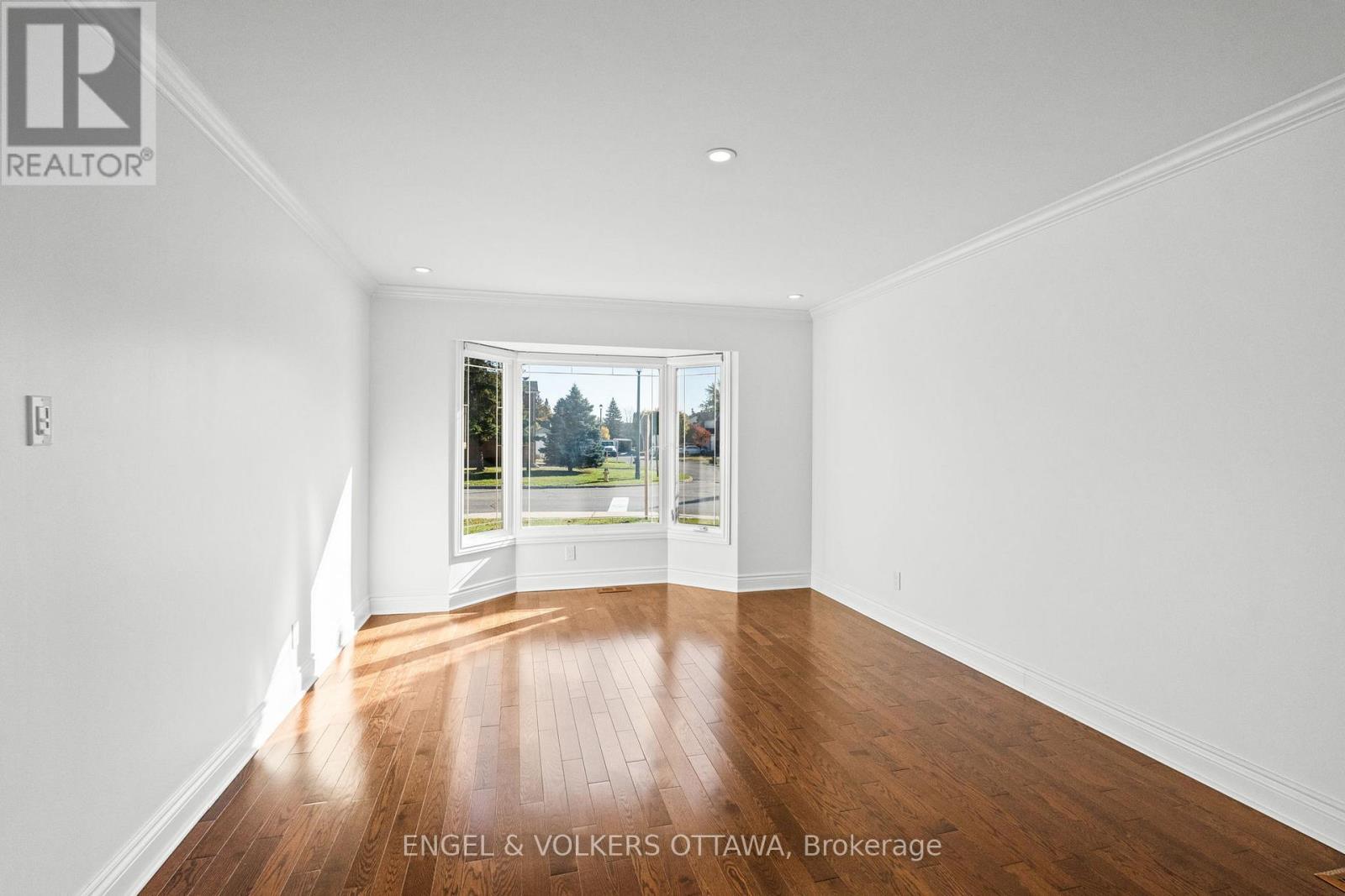 841 Montcrest Drive, Ottawa, ON - Indoor Photo Showing Other Room