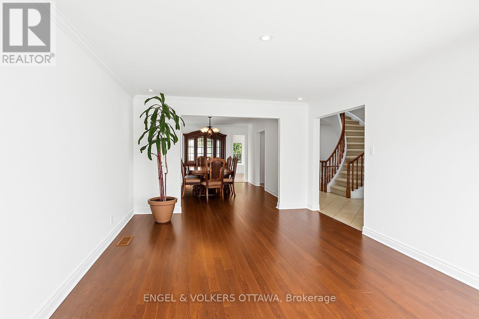 841 Montcrest Drive, Ottawa, ON - Indoor Photo Showing Other Room