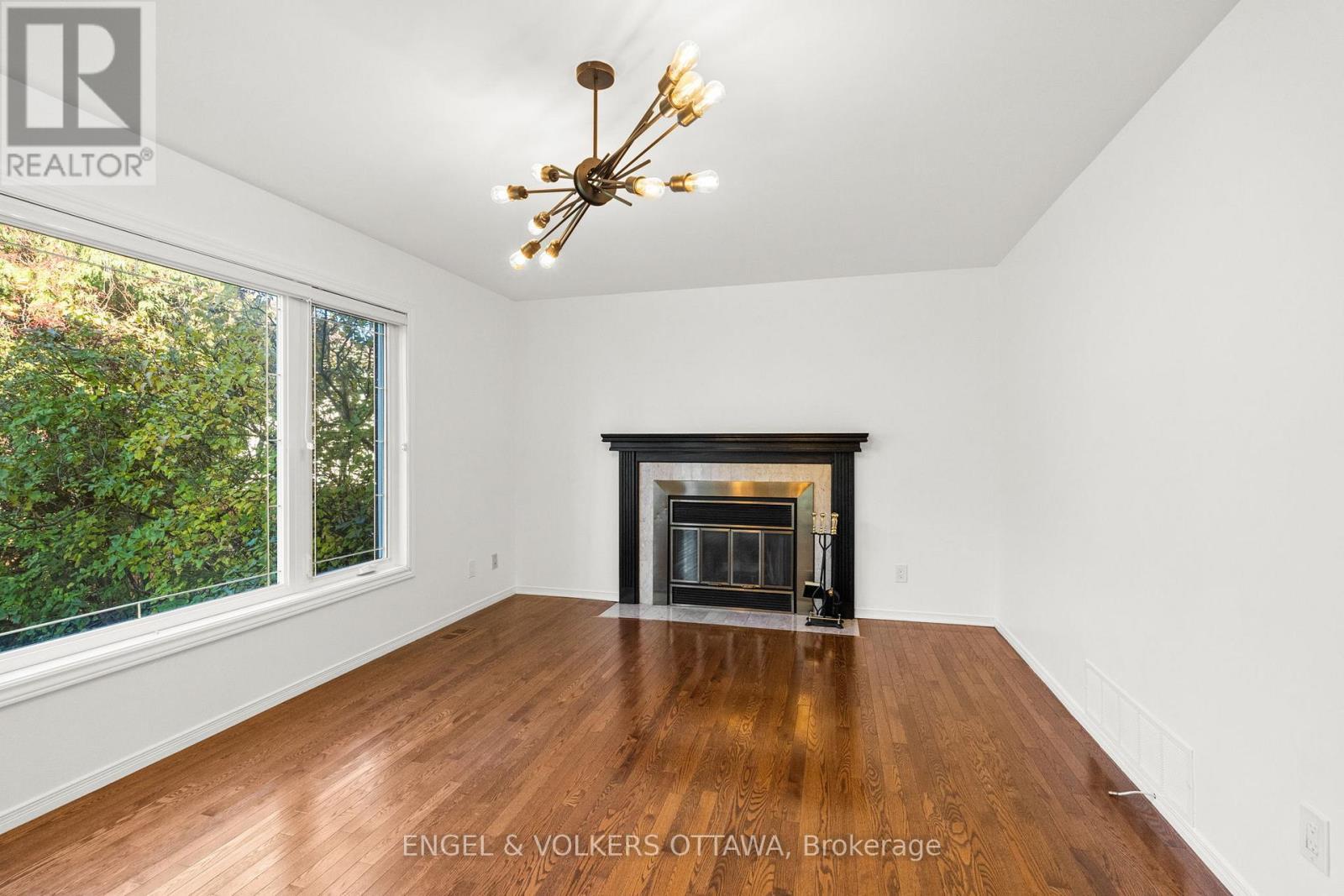 841 Montcrest Drive, Ottawa, ON - Indoor Photo Showing Living Room With Fireplace