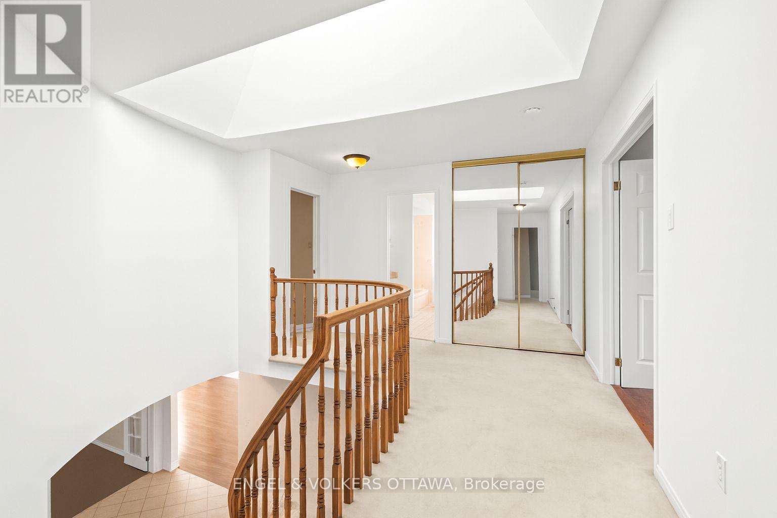 841 Montcrest Drive, Ottawa, ON - Indoor Photo Showing Other Room