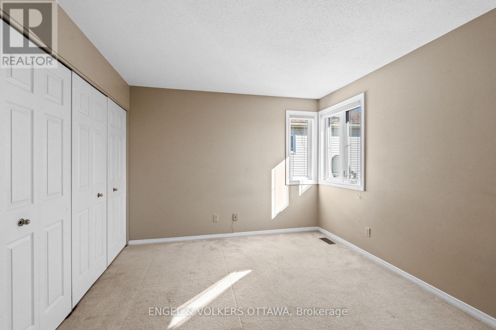 841 Montcrest Drive, Ottawa, ON - Indoor Photo Showing Other Room