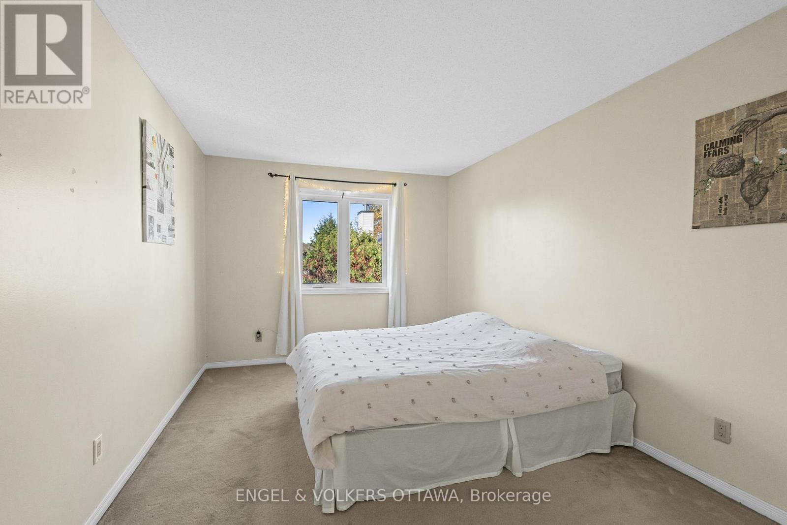 841 Montcrest Drive, Ottawa, ON - Indoor Photo Showing Bedroom