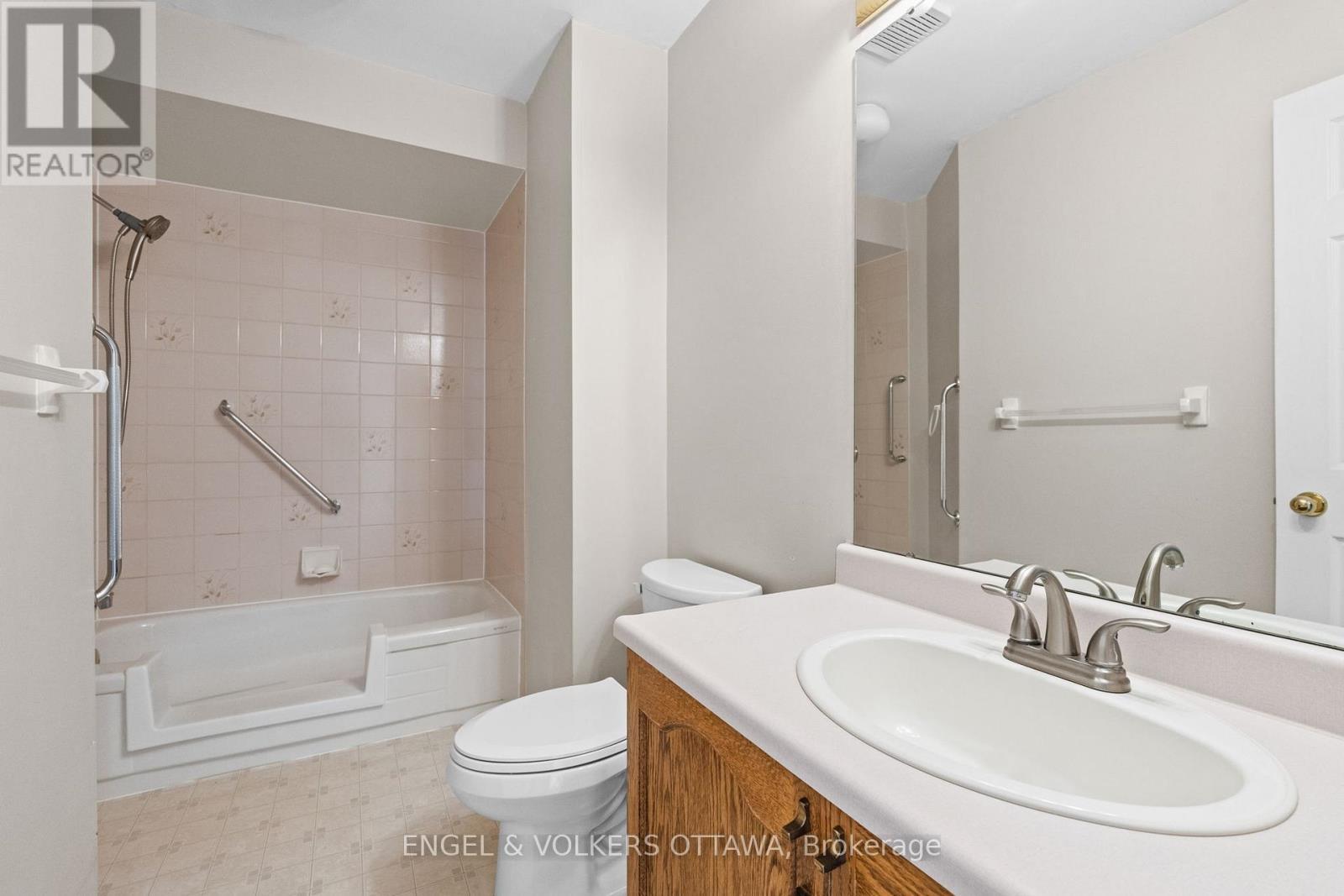 841 Montcrest Drive, Ottawa, ON - Indoor Photo Showing Bathroom