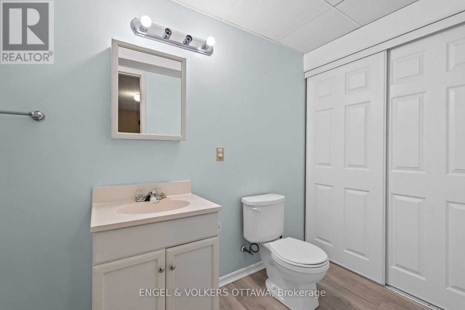 841 Montcrest Drive, Ottawa, ON - Indoor Photo Showing Bathroom