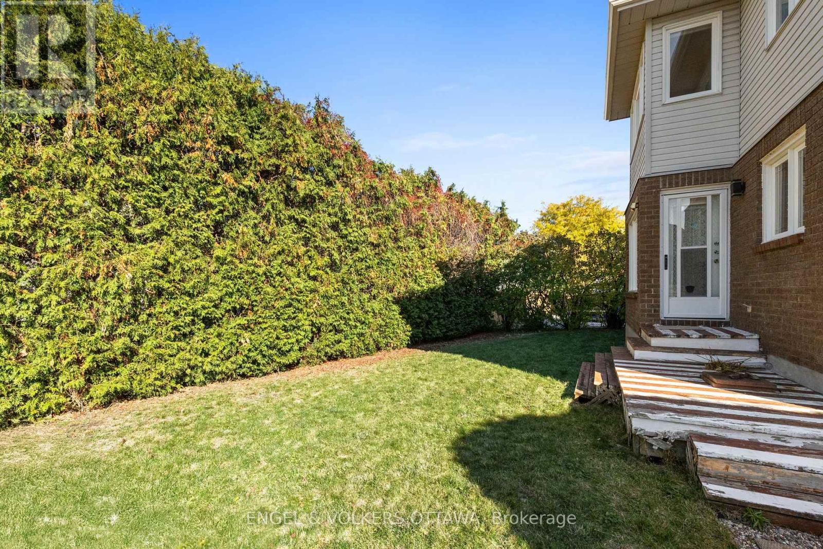 841 Montcrest Drive, Ottawa, ON - Outdoor