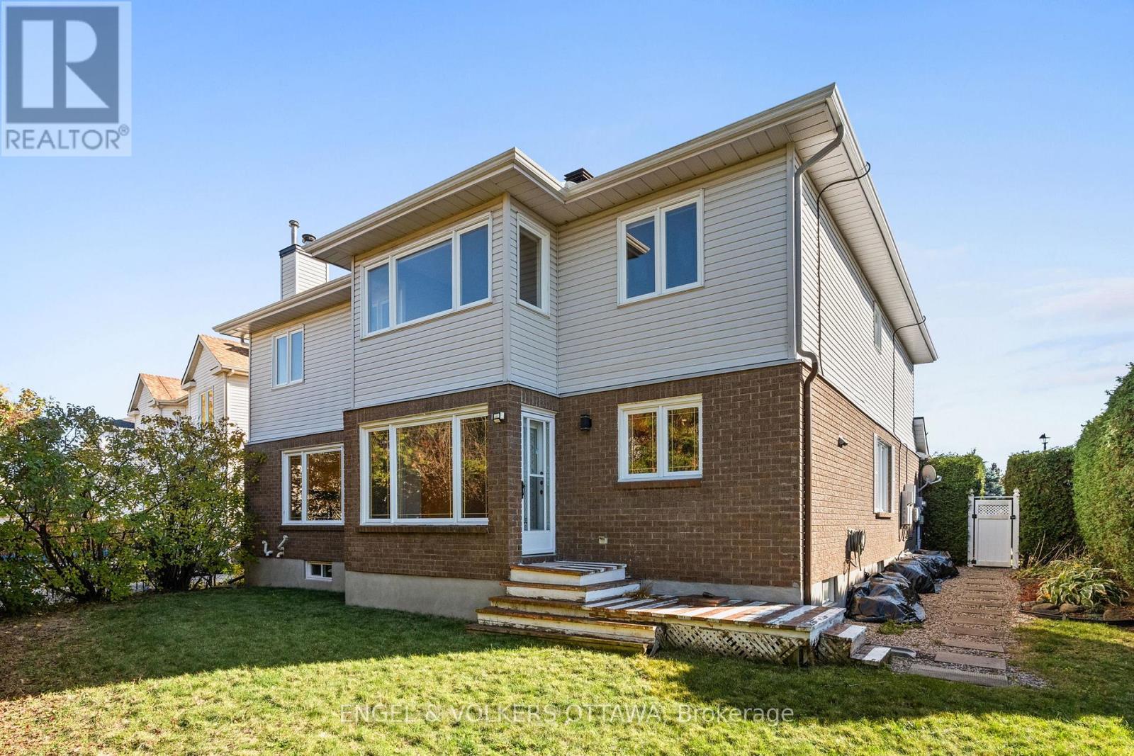 841 Montcrest Drive, Ottawa, ON - Outdoor With Exterior