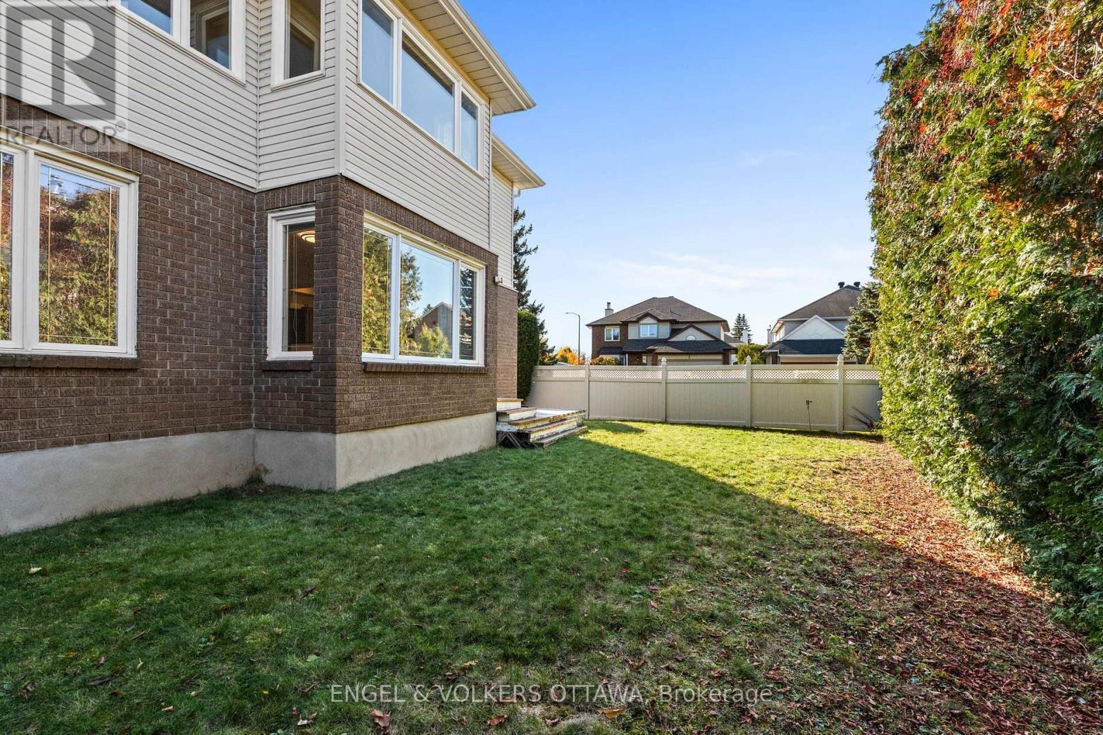 841 Montcrest Drive, Ottawa, ON - Outdoor