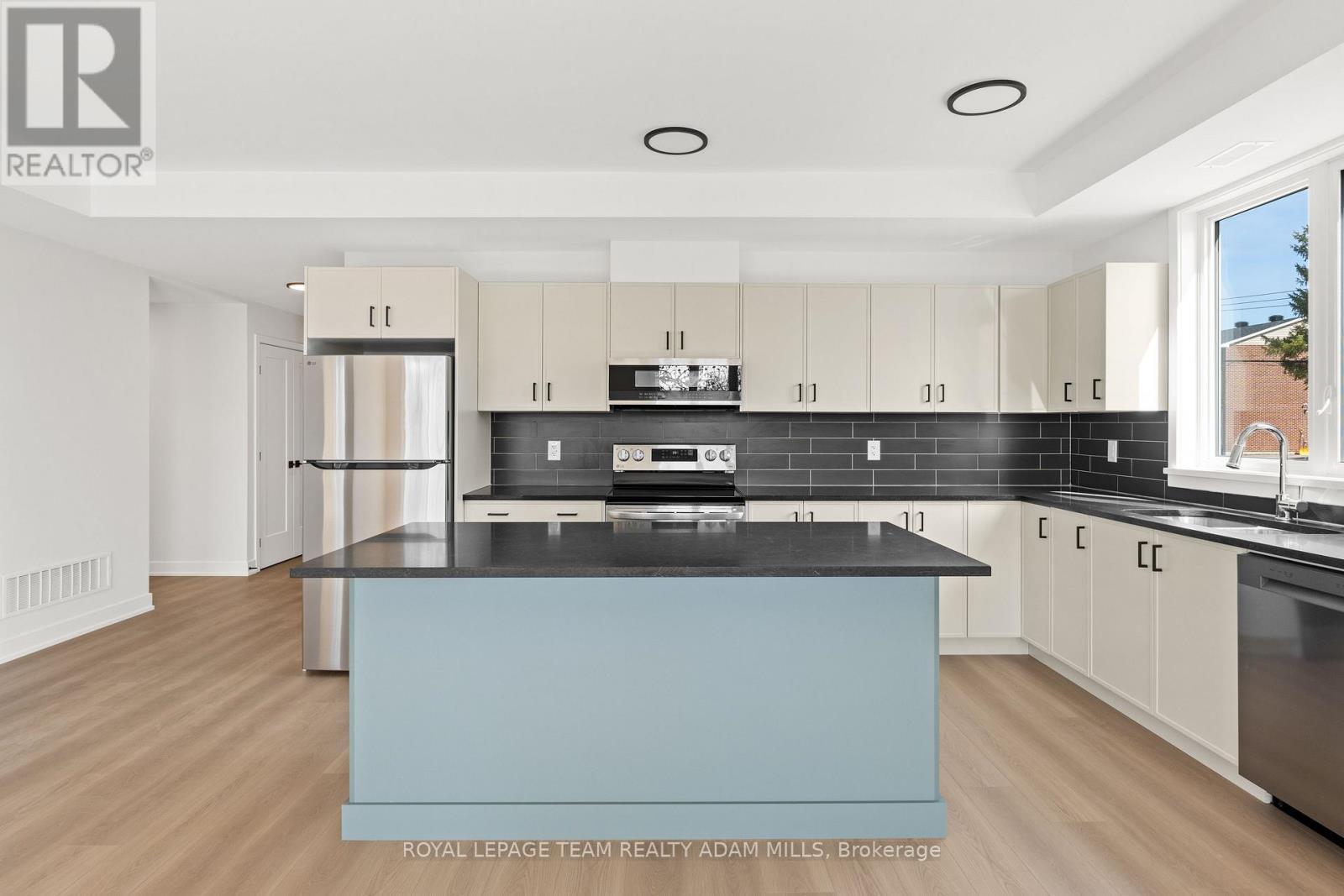 Photo of a similar model. Finishes may vary. - 2 - 1104 A Moore Street, Brockville, ON - Indoor Photo Showing Kitchen With Double Sink With Upgraded Kitchen